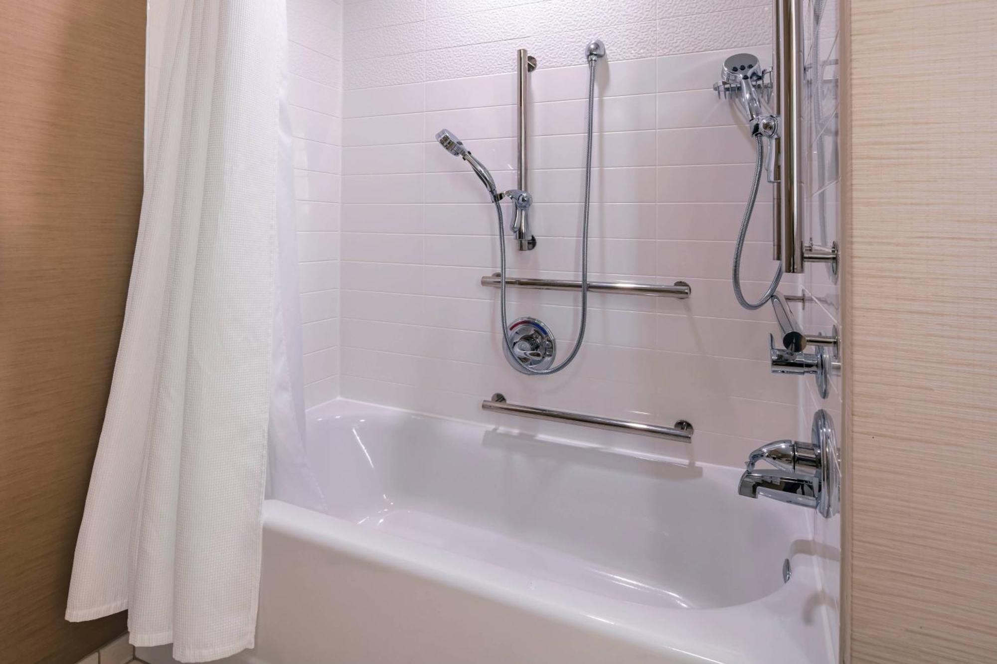 Fairfield Inn & Suites By Marriott Boston Marlborough/Apex Center Exteriör bild