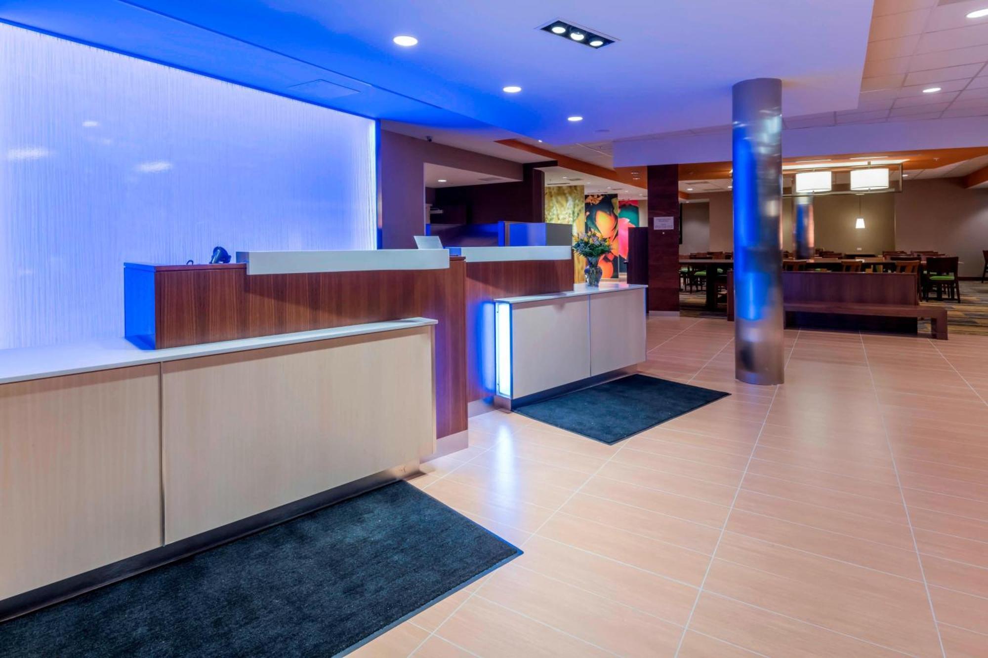 Fairfield Inn & Suites By Marriott Boston Marlborough/Apex Center Exteriör bild